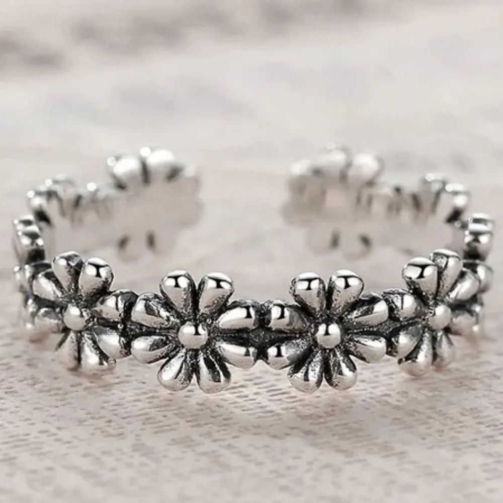 Sterling Silver Daisy Flower Adjustable Open Band Ring NWT
